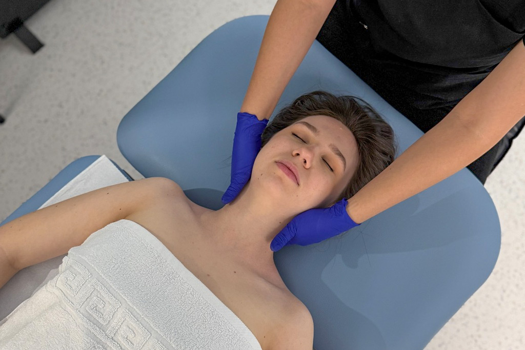 Masaj facial – Paragon Medical Iași